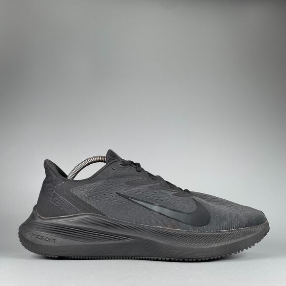 Nike Air Zoom Winflo 7 Men\'s Size 10 Triple Black Running Walking Shoes Sneakers